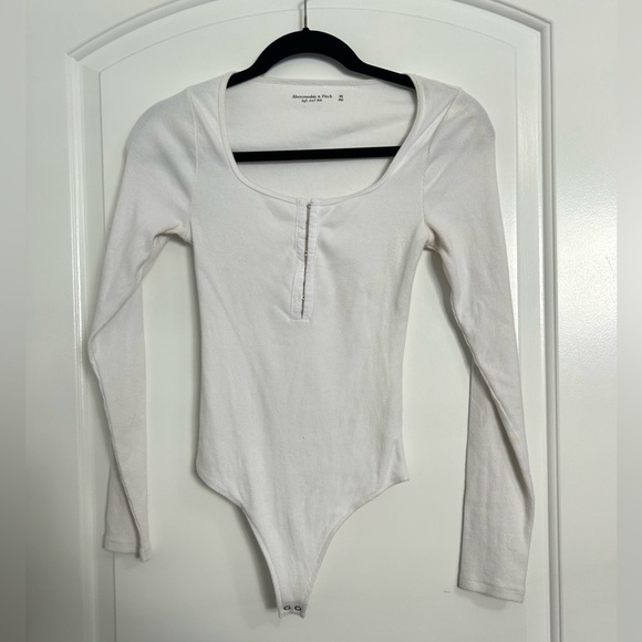 Abercrombie & Fitch White Ribbed long Sleeve Bodysuit size XS chic minimalist - Picture 1 of 7